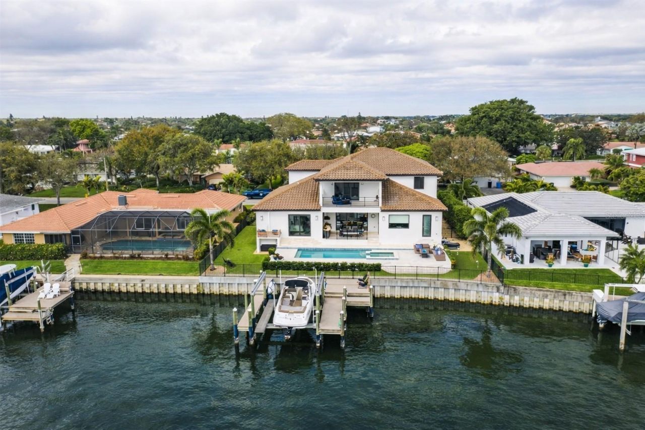 2060 Illinois Avenue Ne, Saint Petersburg, FL 33703 Photo