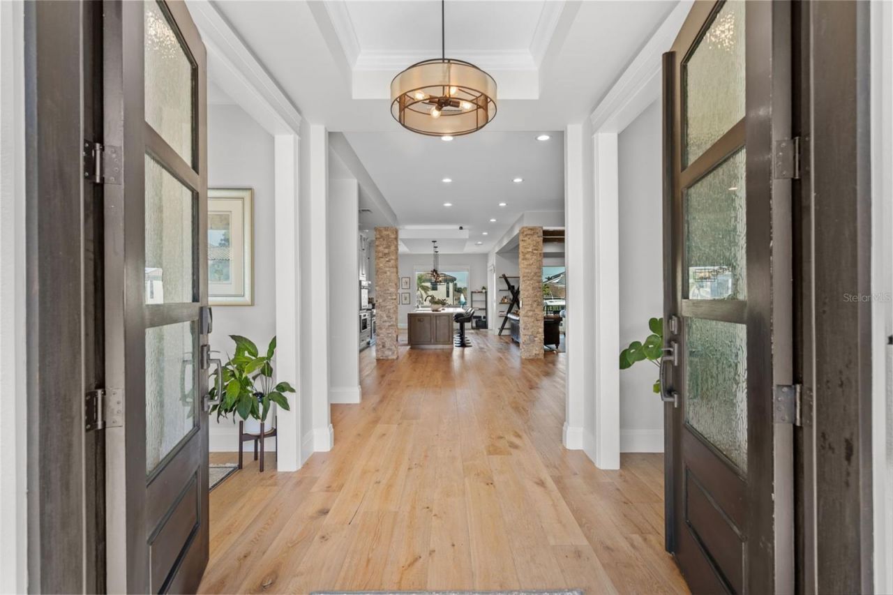 2060 Illinois Avenue Ne, Saint Petersburg, FL 33703 Photo