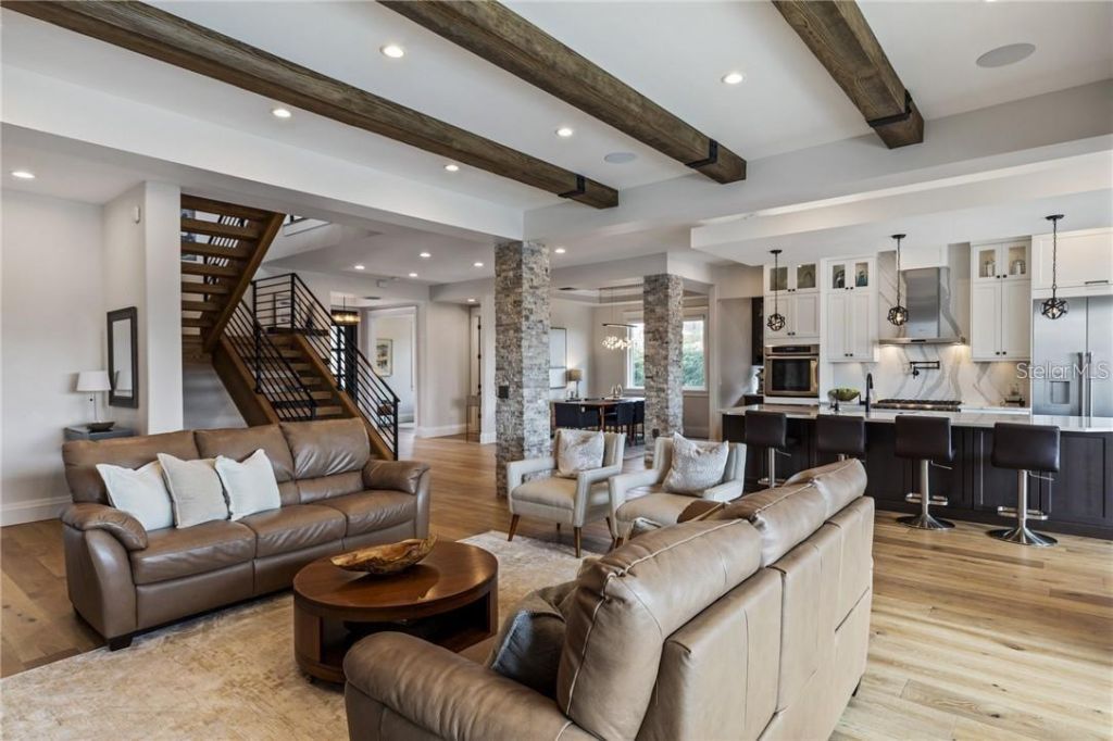 2060 Illinois Avenue Ne, Saint Petersburg, FL 33703 Photo