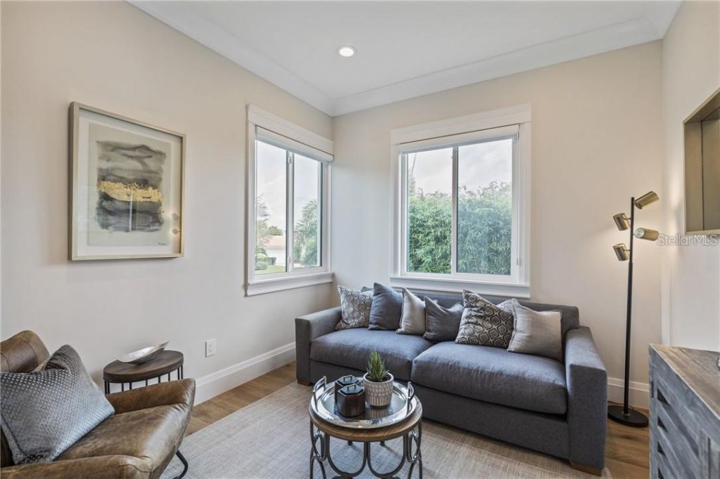 2060 Illinois Avenue Ne, Saint Petersburg, FL 33703 Photo