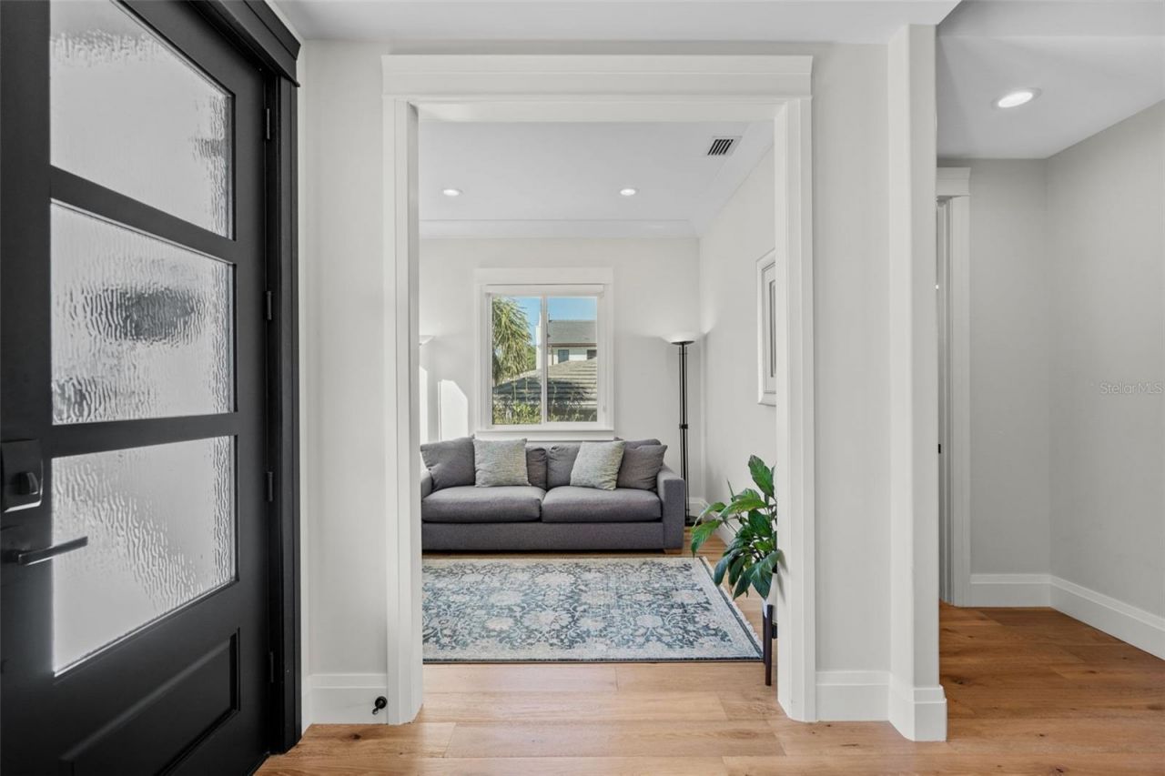 2060 Illinois Avenue Ne, Saint Petersburg, FL 33703 Photo