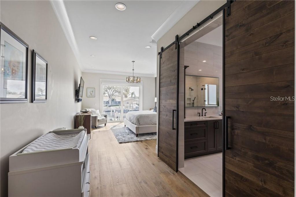 2060 Illinois Avenue Ne, Saint Petersburg, FL 33703 Photo