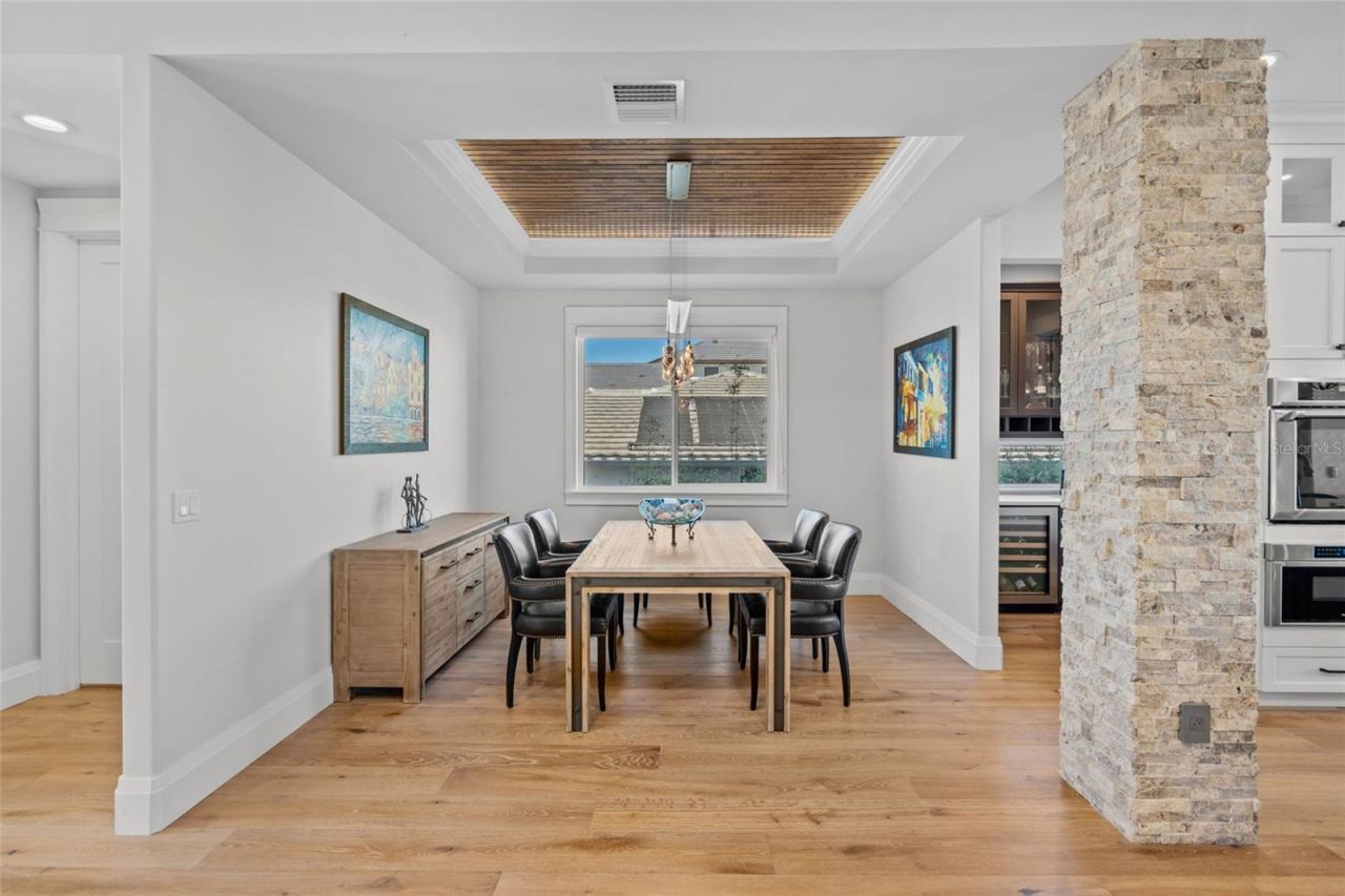 2060 Illinois Avenue Ne, Saint Petersburg, FL 33703 Photo