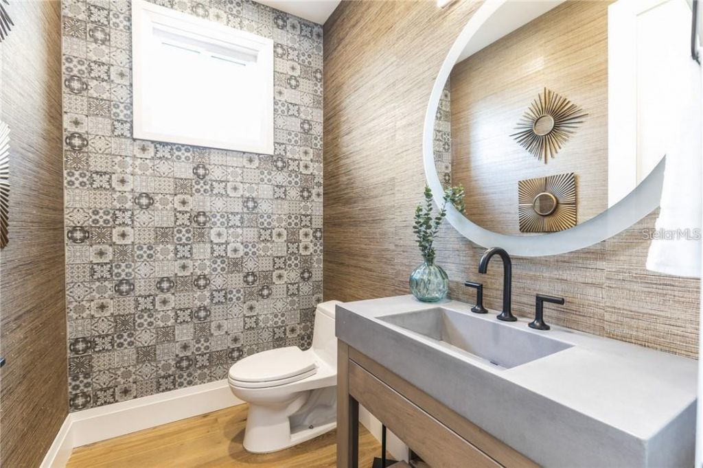 2060 Illinois Avenue Ne, Saint Petersburg, FL 33703 Photo