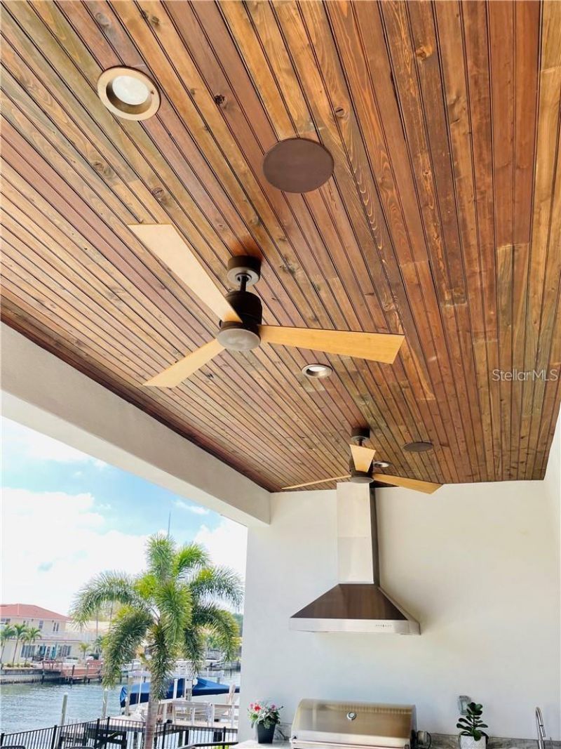 2060 Illinois Avenue Ne, Saint Petersburg, FL 33703 Photo