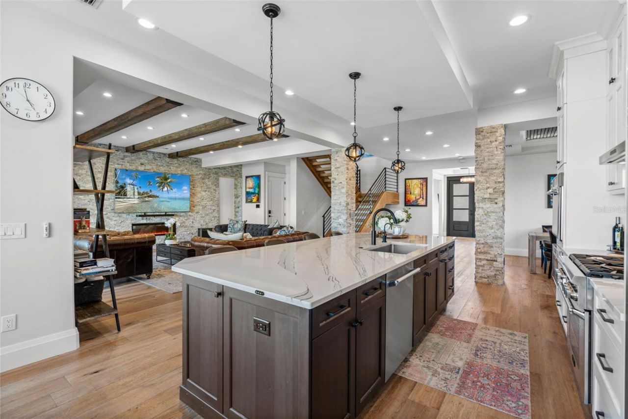 2060 Illinois Avenue Ne, Saint Petersburg, FL 33703 Photo