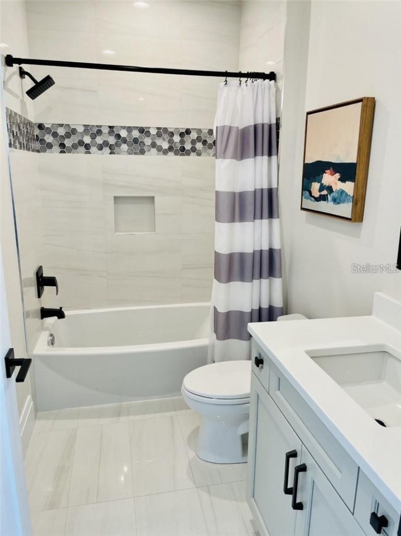 2060 Illinois Avenue Ne, Saint Petersburg, FL 33703 Photo