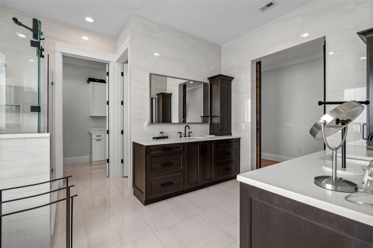 2060 Illinois Avenue Ne, Saint Petersburg, FL 33703 Photo