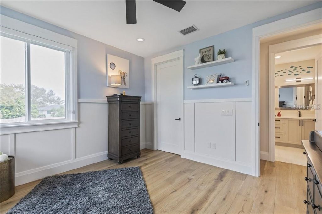 2060 Illinois Avenue Ne, Saint Petersburg, FL 33703 Photo