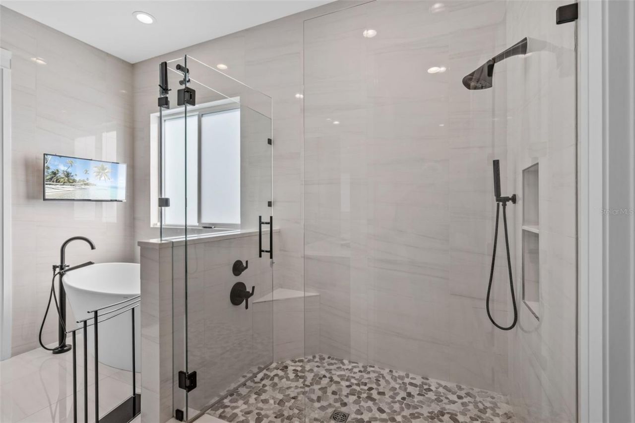 2060 Illinois Avenue Ne, Saint Petersburg, FL 33703 Photo