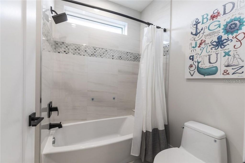 2060 Illinois Avenue Ne, Saint Petersburg, FL 33703 Photo