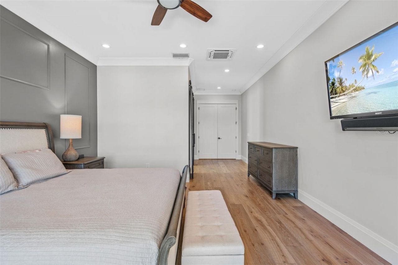 2060 Illinois Avenue Ne, Saint Petersburg, FL 33703 Photo