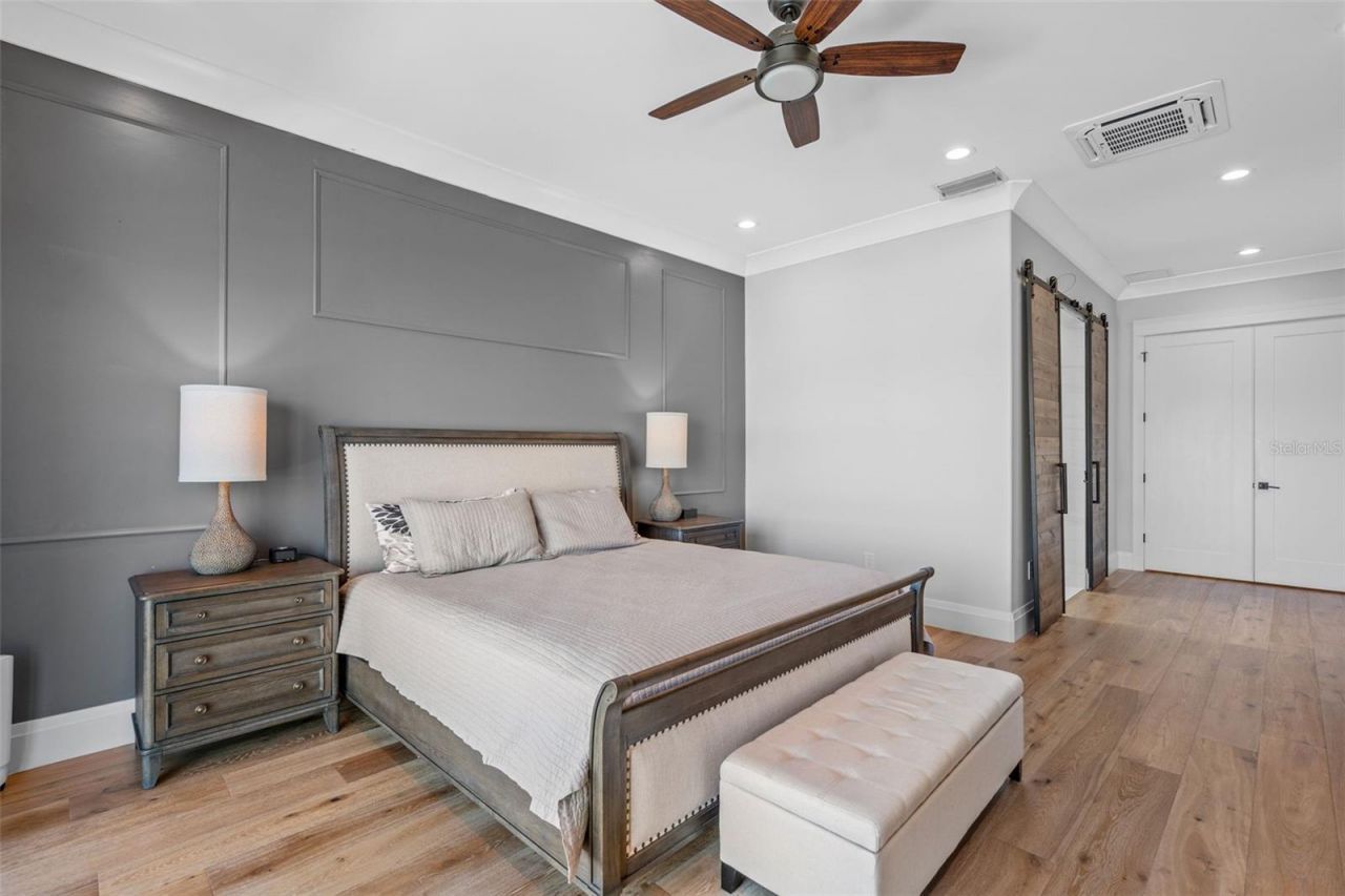 2060 Illinois Avenue Ne, Saint Petersburg, FL 33703 Photo