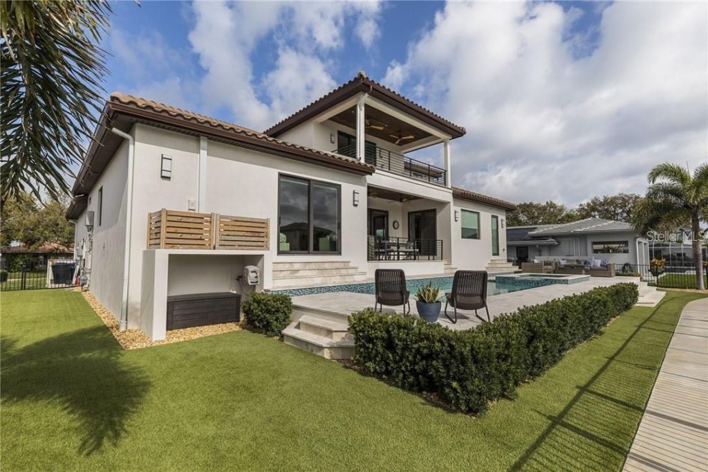 2060 Illinois Avenue Ne, Saint Petersburg, FL 33703 Photo