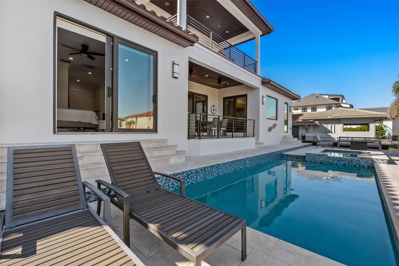 2060 Illinois Avenue Ne, Saint Petersburg, FL 33703 Photo