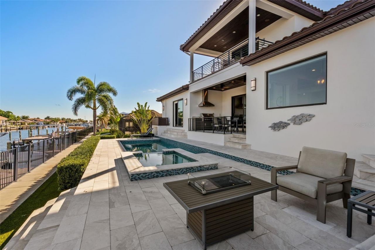 2060 Illinois Avenue Ne, Saint Petersburg, FL 33703 Photo