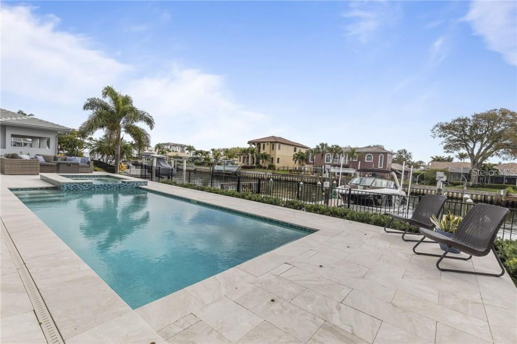 2060 Illinois Avenue Ne, Saint Petersburg, FL 33703 Photo