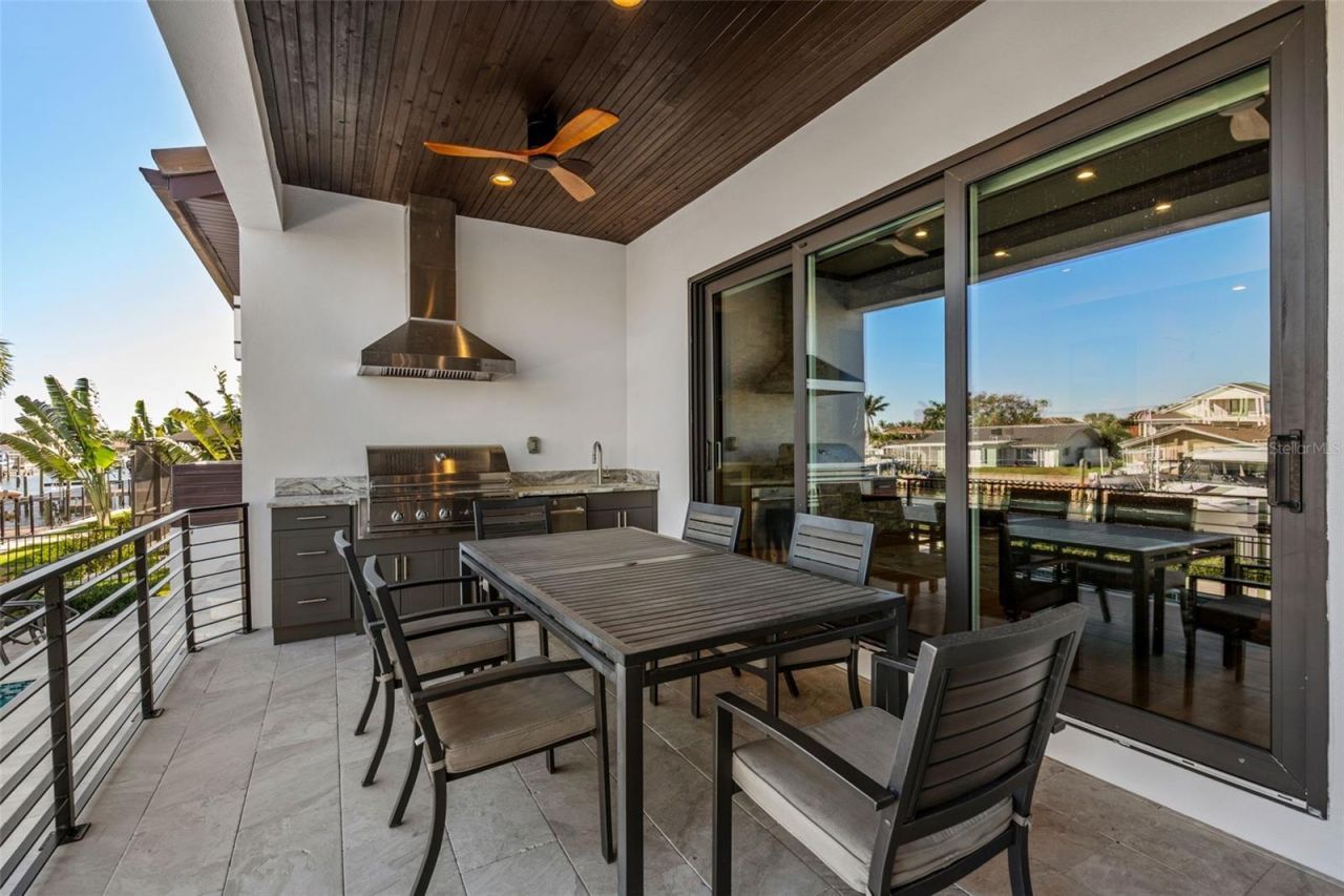 2060 Illinois Avenue Ne, Saint Petersburg, FL 33703 Photo