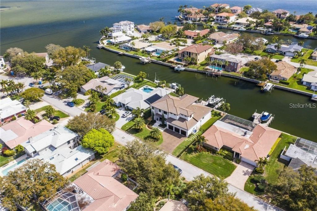 2060 Illinois Avenue Ne, Saint Petersburg, FL 33703 Photo