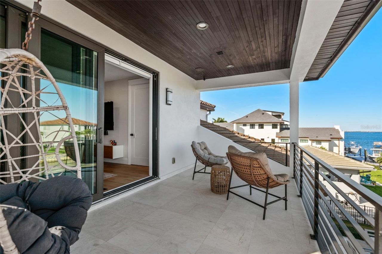 2060 Illinois Avenue Ne, Saint Petersburg, FL 33703 Photo