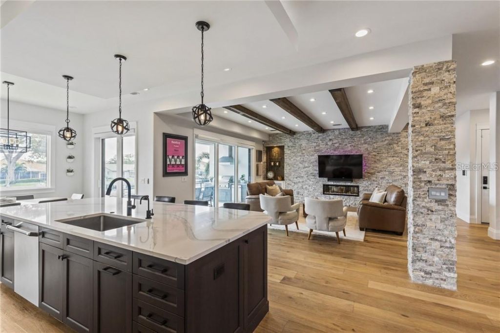 2060 Illinois Avenue Ne, Saint Petersburg, FL 33703 Photo