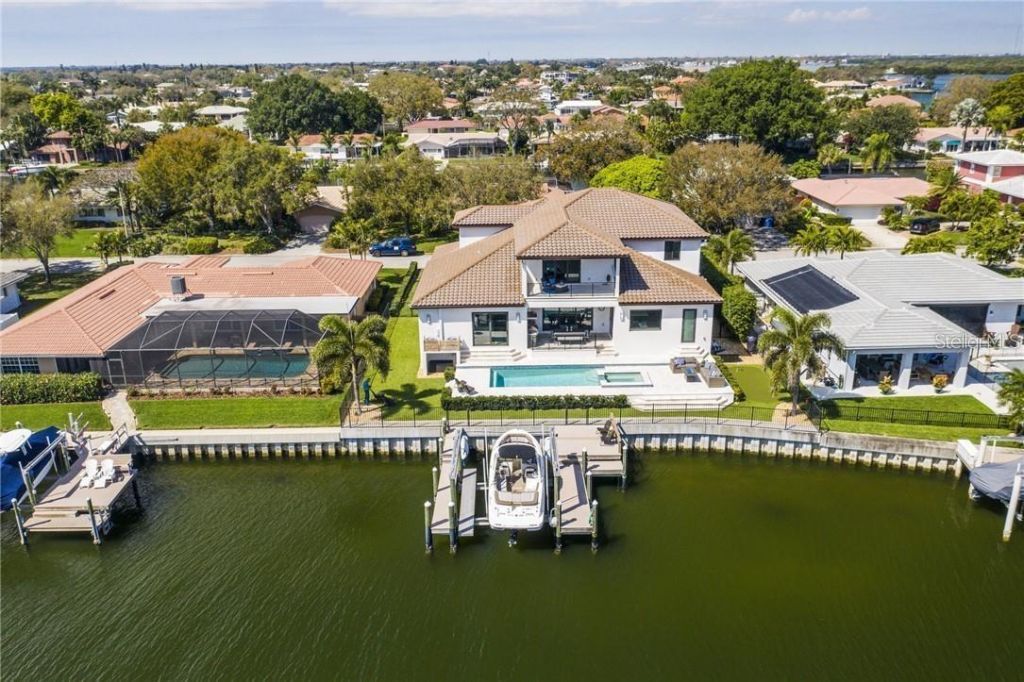 2060 Illinois Avenue Ne, Saint Petersburg, FL 33703 Photo