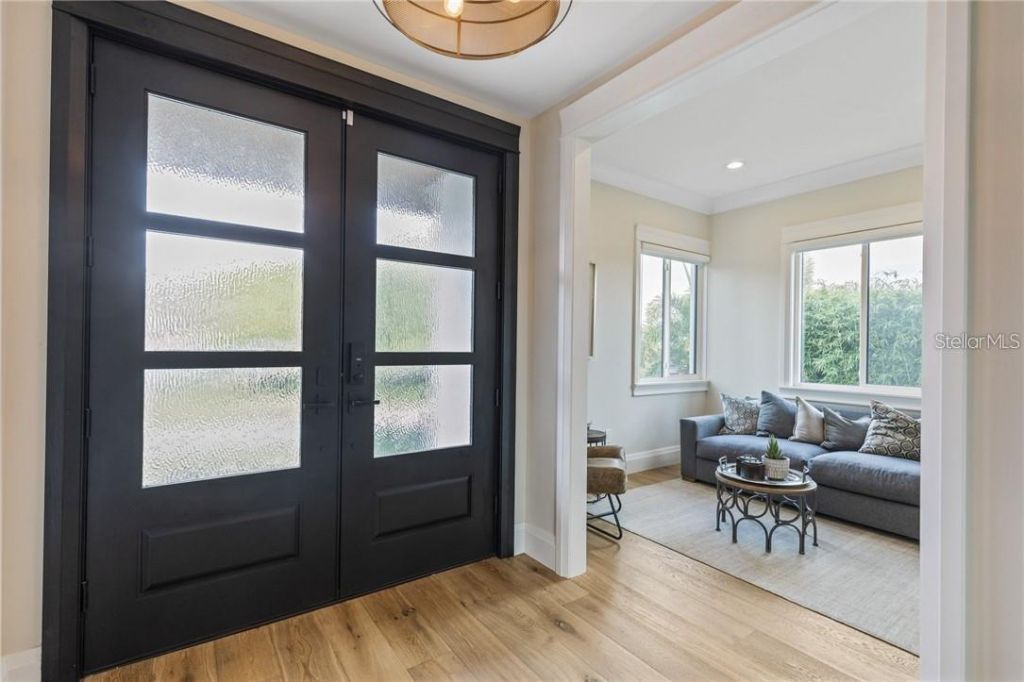 2060 Illinois Avenue Ne, Saint Petersburg, FL 33703 Photo