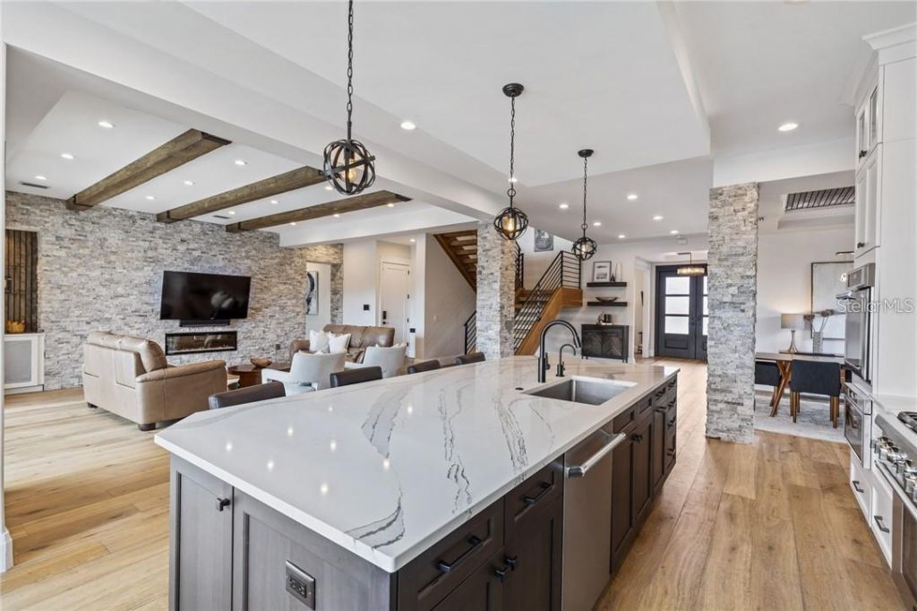 2060 Illinois Avenue Ne, Saint Petersburg, FL 33703 Photo