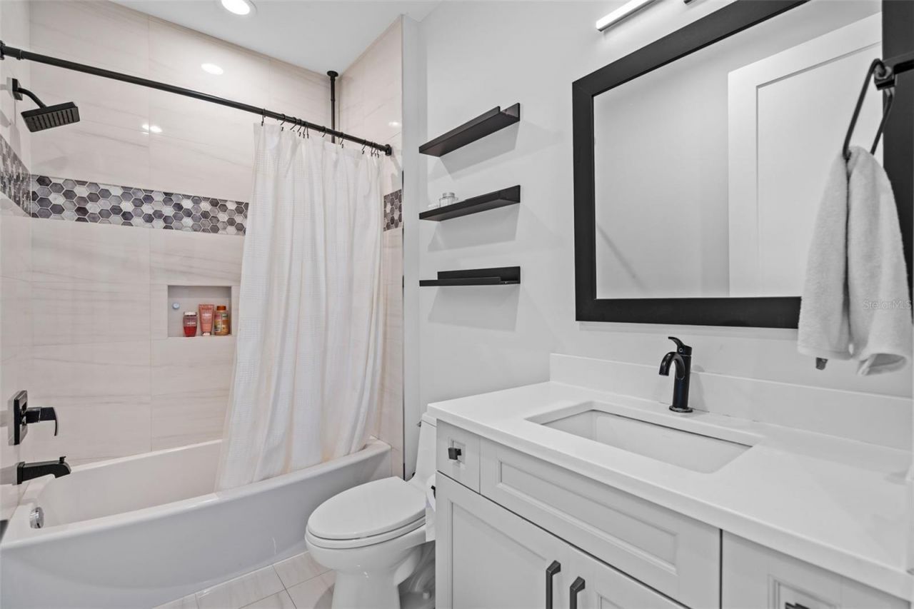 2060 Illinois Avenue Ne, Saint Petersburg, FL 33703 Photo