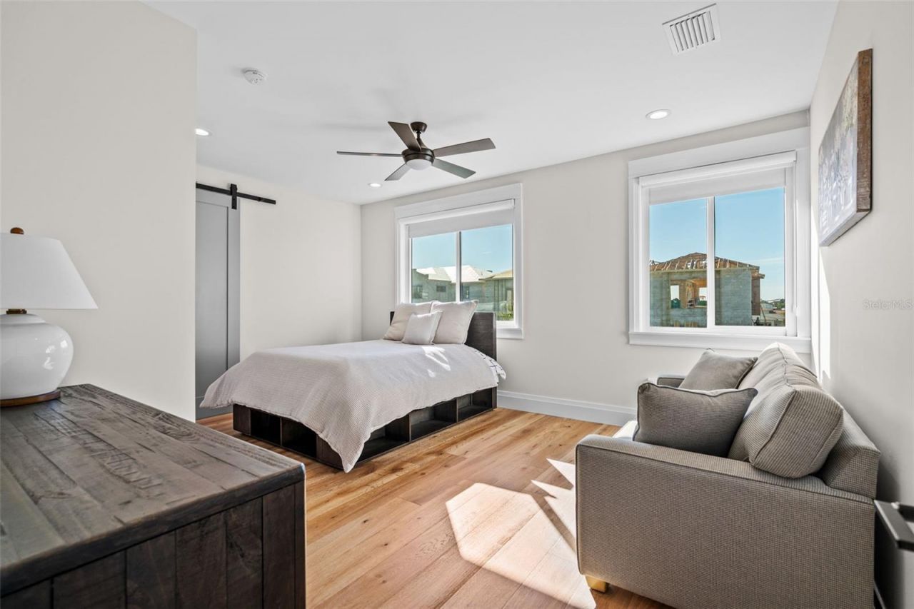 2060 Illinois Avenue Ne, Saint Petersburg, FL 33703 Photo