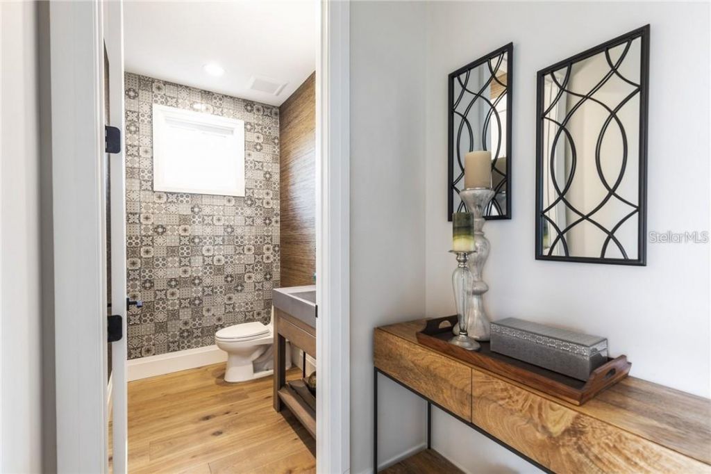 2060 Illinois Avenue Ne, Saint Petersburg, FL 33703 Photo