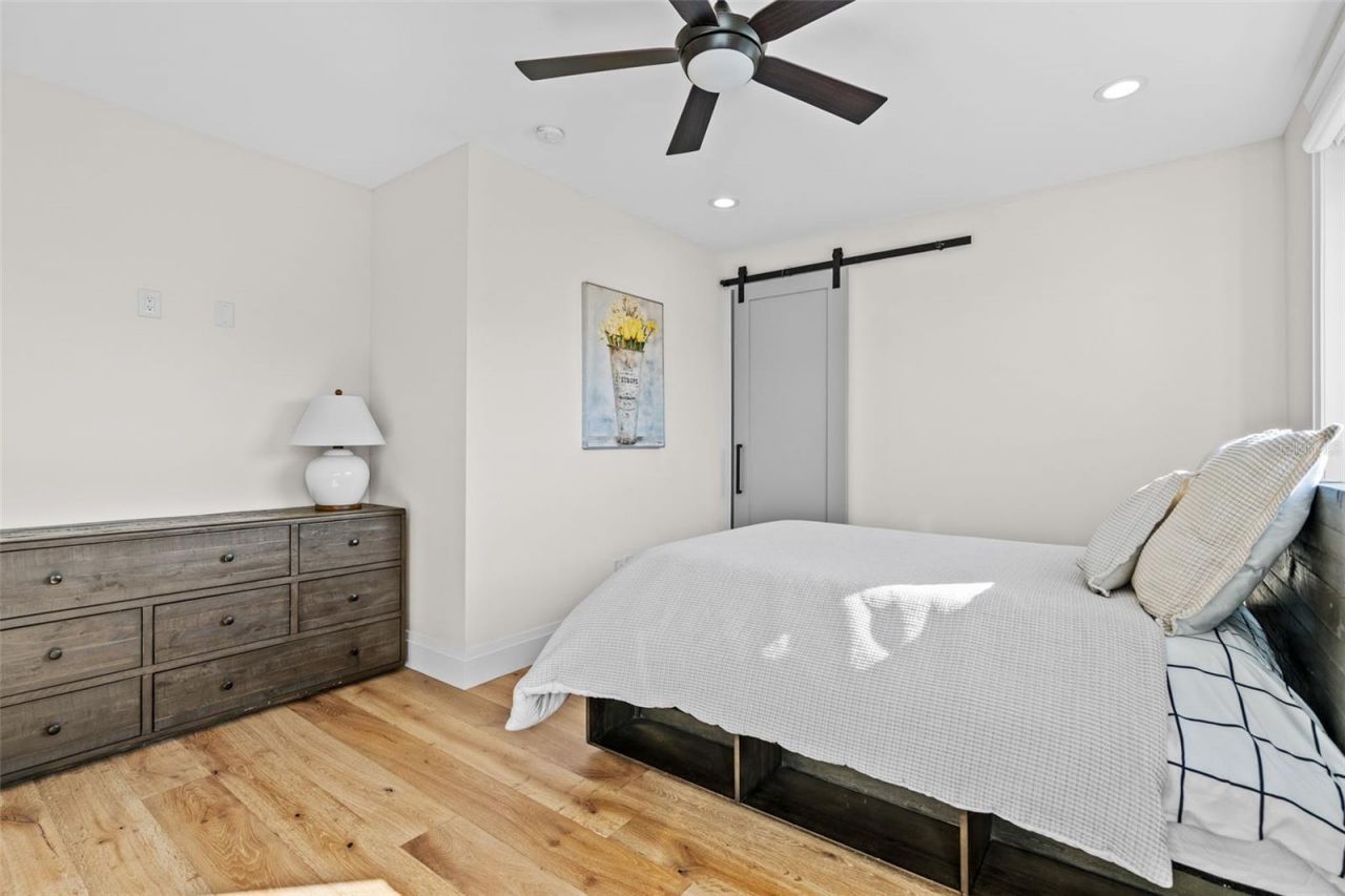 2060 Illinois Avenue Ne, Saint Petersburg, FL 33703 Photo