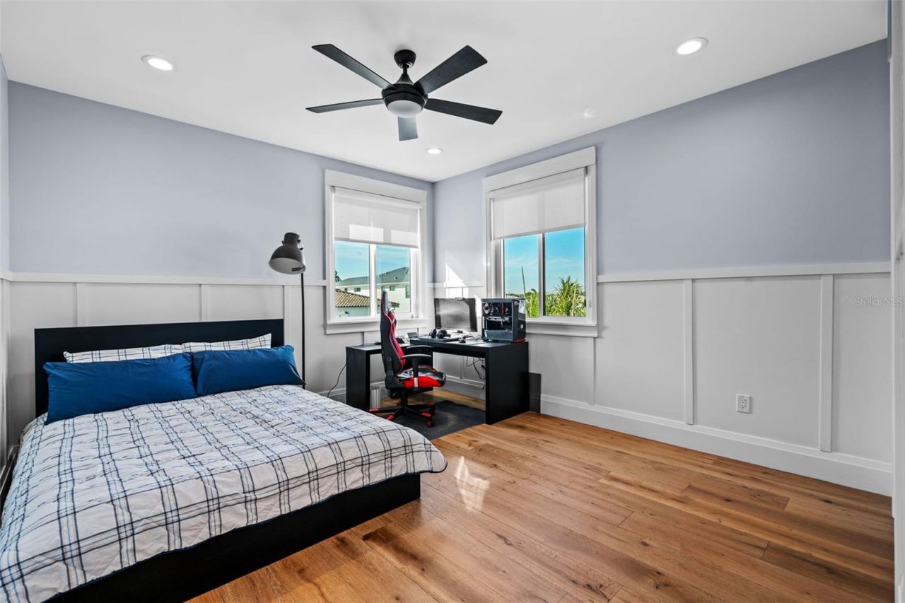 2060 Illinois Avenue Ne, Saint Petersburg, FL 33703 Photo