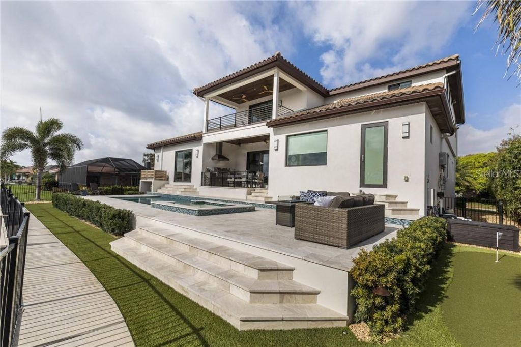 2060 Illinois Avenue Ne, Saint Petersburg, FL 33703 Photo