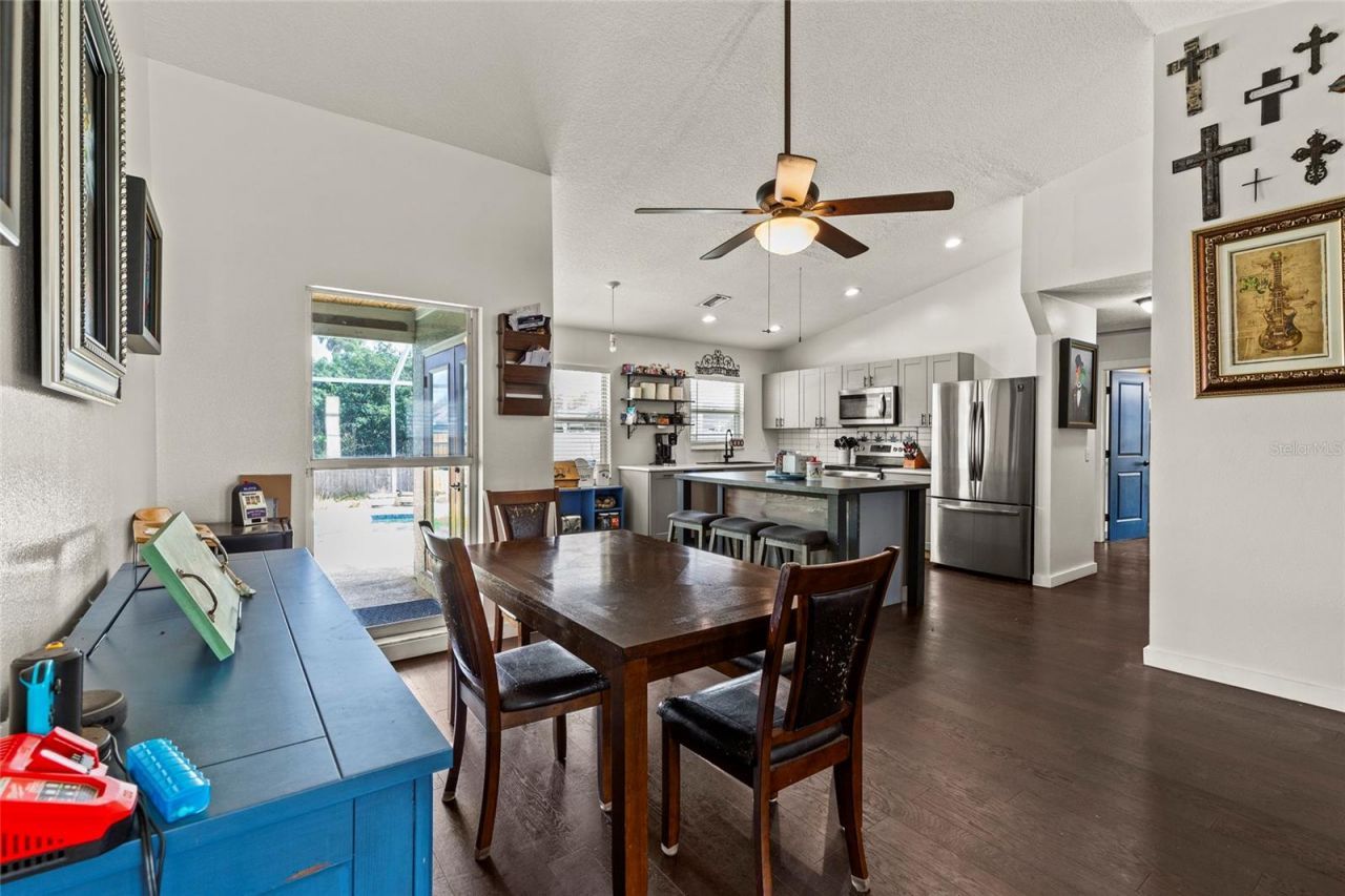 3703 31st Street E, Bradenton, FL 34208 Photo