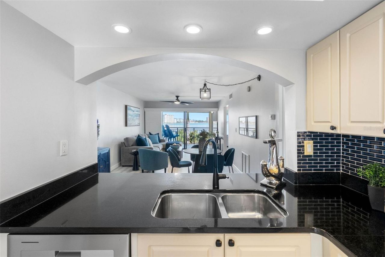 6372 Palma Del Mar Boulevard S, Unit 304, Saint Petersburg, FL 33715 Photo