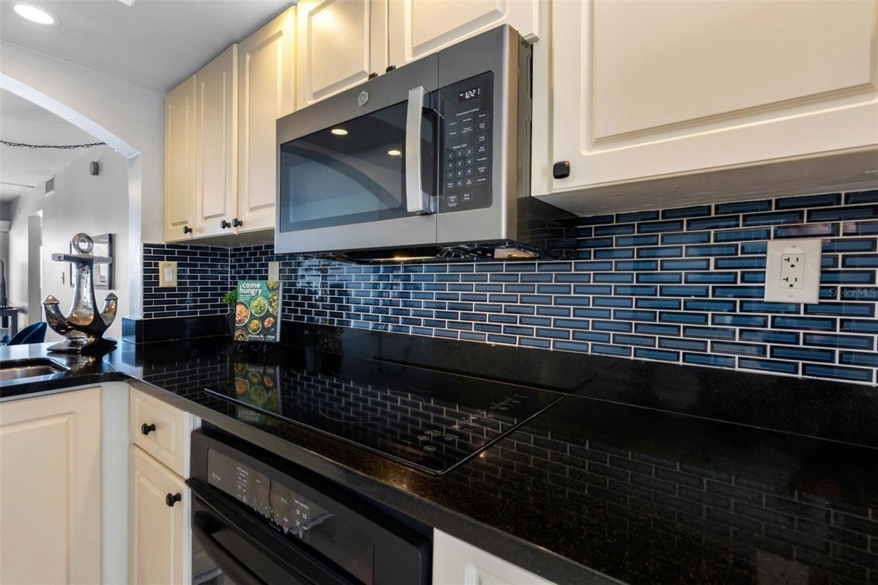 6372 Palma Del Mar Boulevard S, Unit 304, Saint Petersburg, FL 33715 Photo