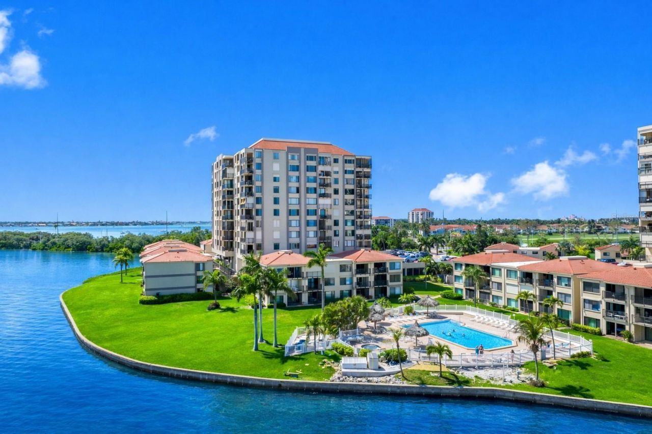 6372 Palma Del Mar Boulevard S, Unit 304, Saint Petersburg, FL 33715 Photo