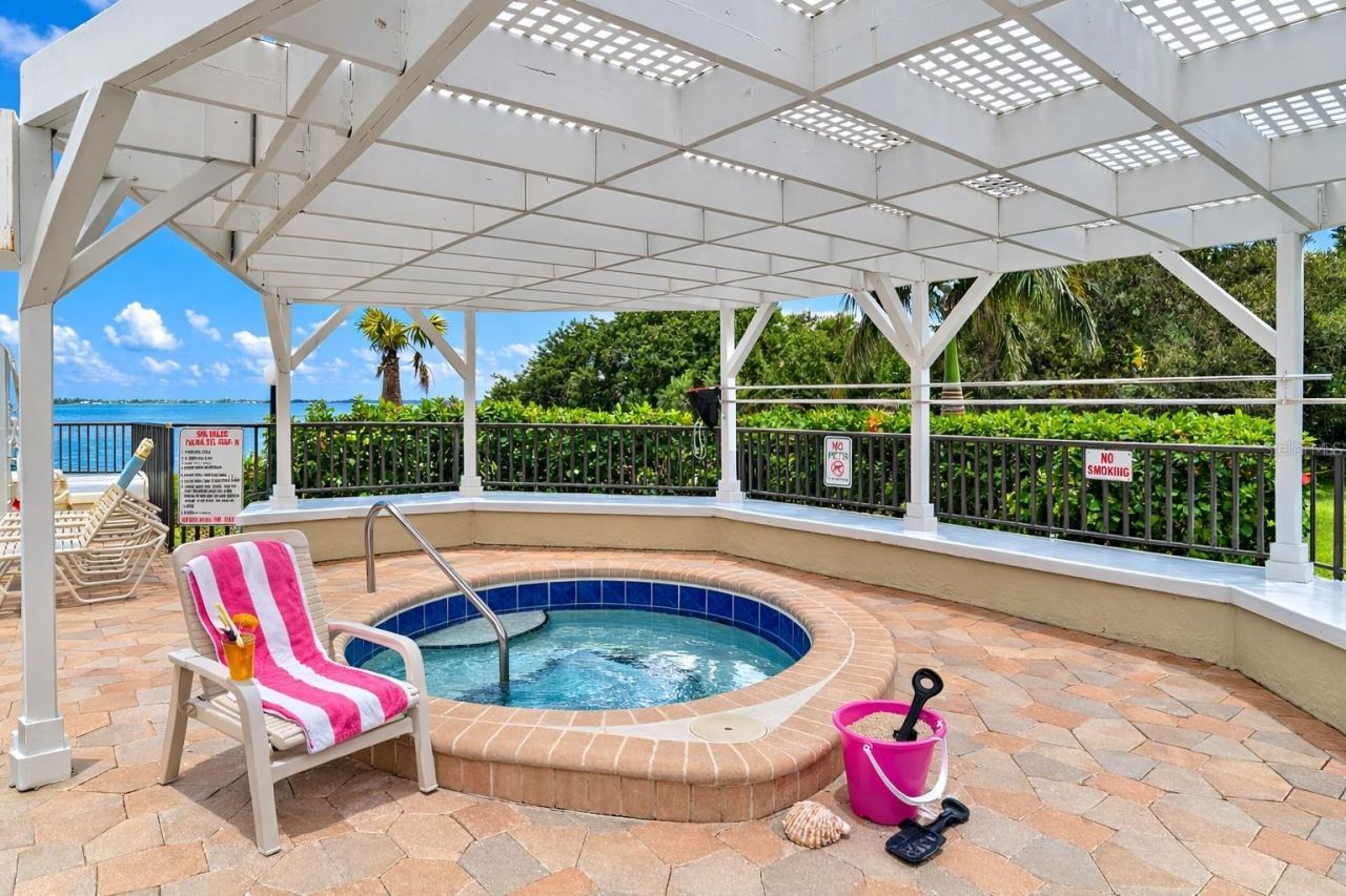 6372 Palma Del Mar Boulevard S, Unit 304, Saint Petersburg, FL 33715 Photo