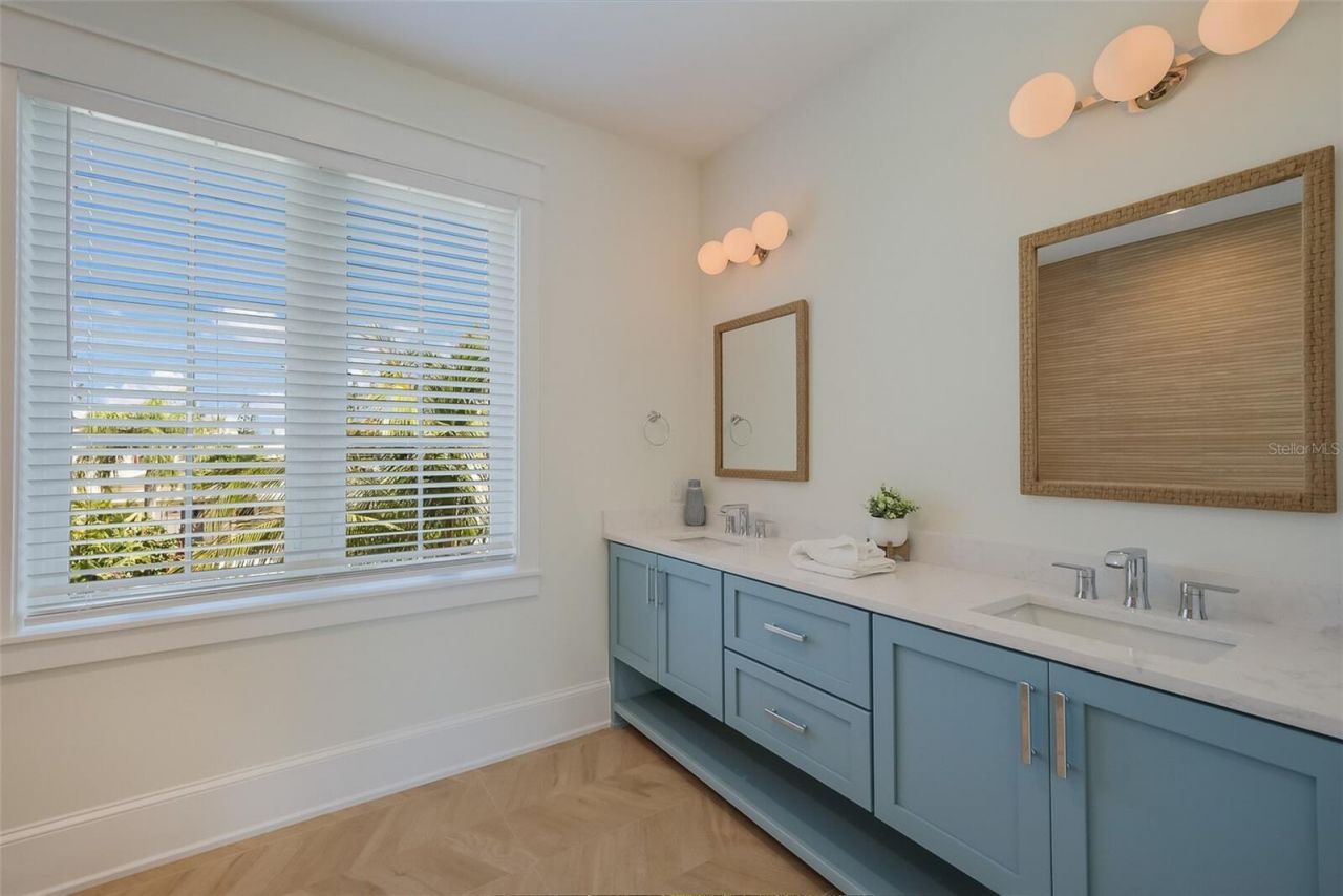 227 S Harbor Drive, Holmes Beach, FL 34217 Photo