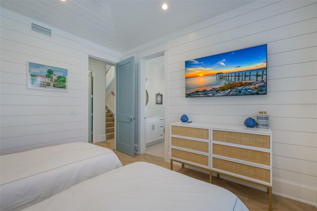 227 S Harbor Drive, Holmes Beach, FL 34217 Photo