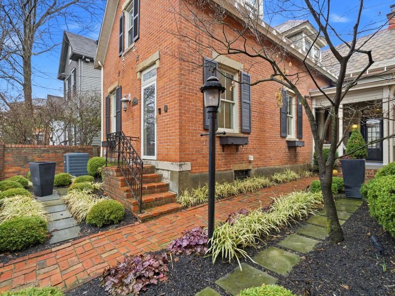 870 S 5th Street, Columbus, OH 43206 Photo 3