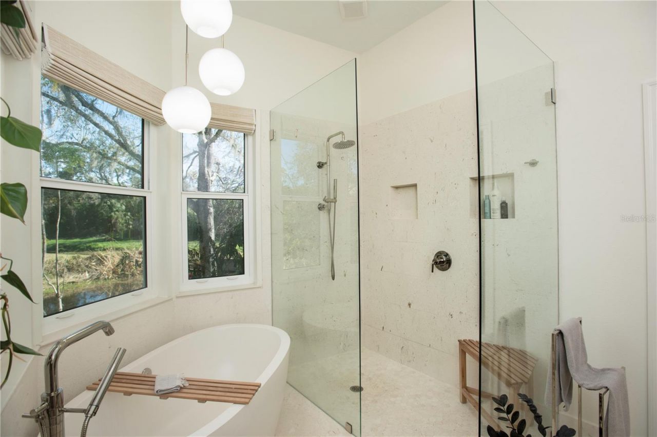 4586 Del Sol Boulevard S, Sarasota, FL 34243 Photo