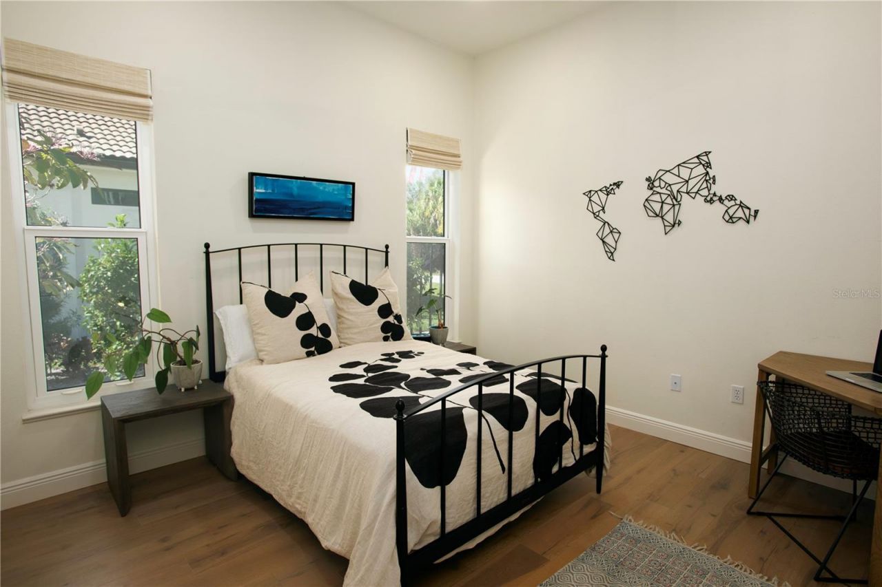 4586 Del Sol Boulevard S, Sarasota, FL 34243 Photo