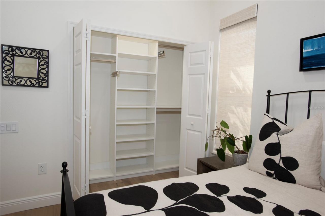 4586 Del Sol Boulevard S, Sarasota, FL 34243 Photo