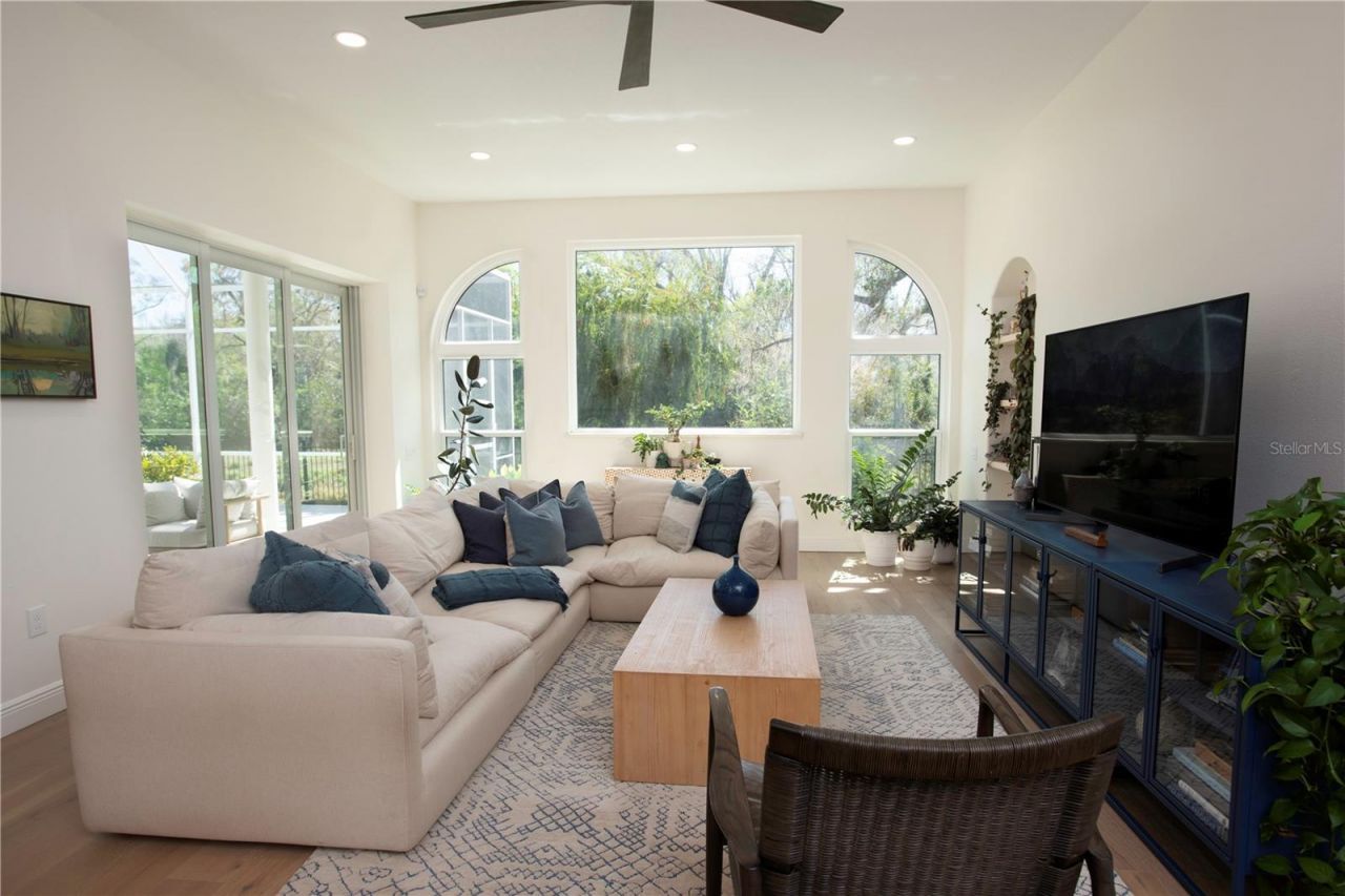 4586 Del Sol Boulevard S, Sarasota, FL 34243 Photo