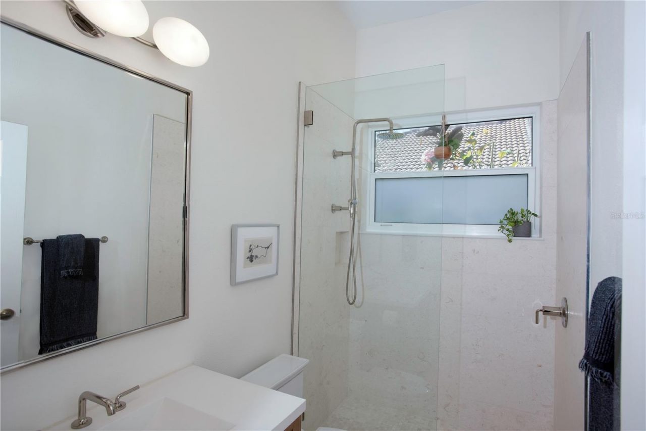 4586 Del Sol Boulevard S, Sarasota, FL 34243 Photo