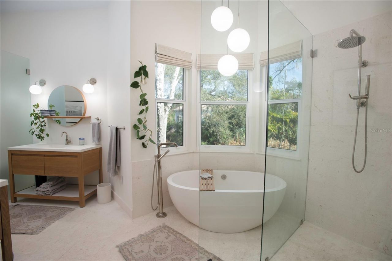 4586 Del Sol Boulevard S, Sarasota, FL 34243 Photo