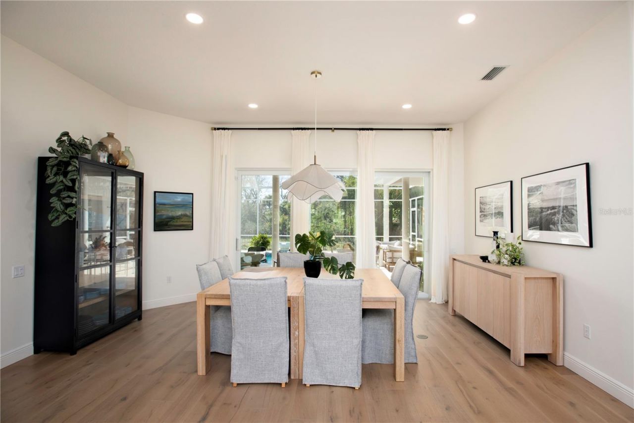 4586 Del Sol Boulevard S, Sarasota, FL 34243 Photo