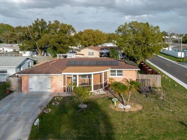 2704 LAWN PLACE , HOLIDAY, FL 34691